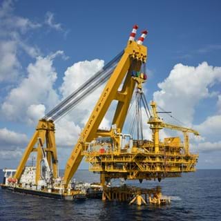 Solutions Oil & Gas Platform Installation