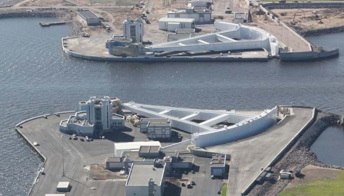 Dredging_coastal_protection_dam_st_Petersburg.jpg