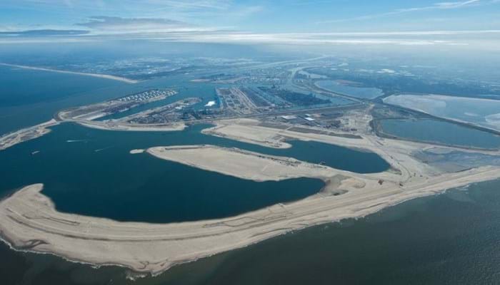 corporate-brochure-maasvlakte-6.jpg