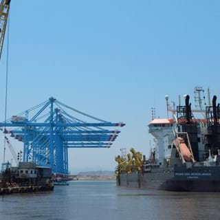Dredging_port_construction_2.jpg